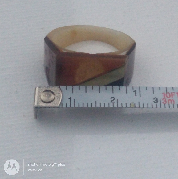 VINTAGE Gold Leaf Accented Carved Color Block Ring - Picture 5 of 8